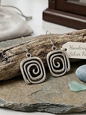 NWT -Retro Silver Square Spiral Geometric Drop Earrings